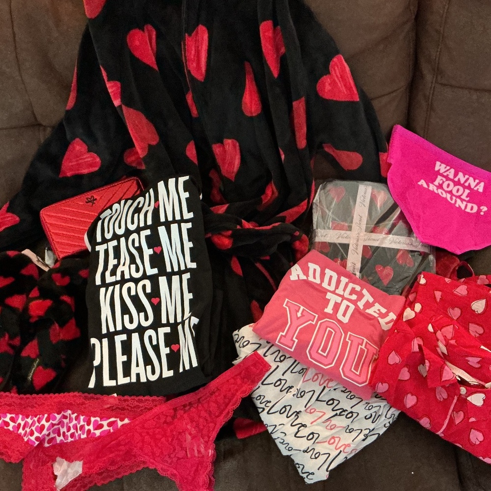 Victoria’s Secret Valentine Pajama Lot  NWT/NWOT